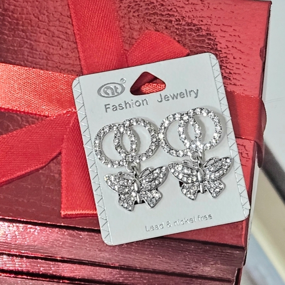🎈3/$30 NEW Butterfly Rhinestone Silver Post Earrings - Picture 4 of 7